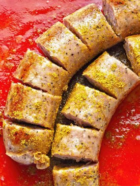 Alman baharatlı currywurst