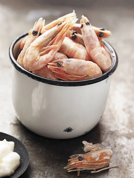 Rustique anglais pub grub pinte de crevettes — Photo