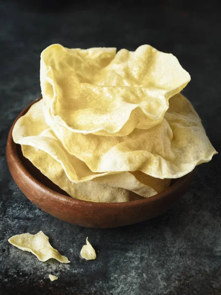 Rustikale indische Papadum knusprig — Stockfoto