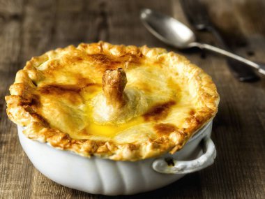 Altın rustik İngilizce tavuklu böreği