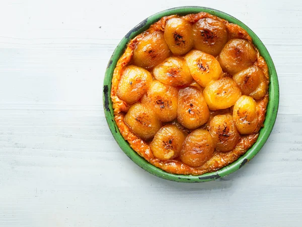 Rustika golden franska apple tarte tatin — Stockfoto