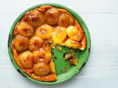 rustik altın elma tarte tatin