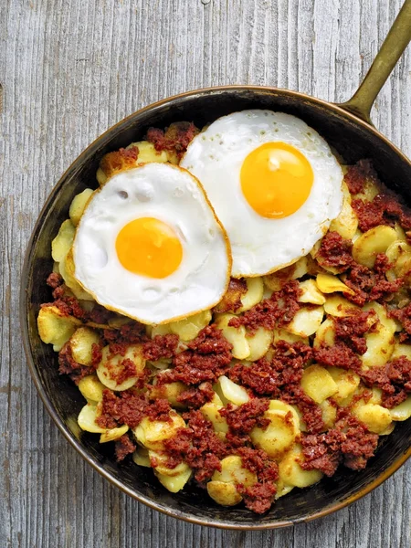 Rustieke corned beef hash — Stockfoto