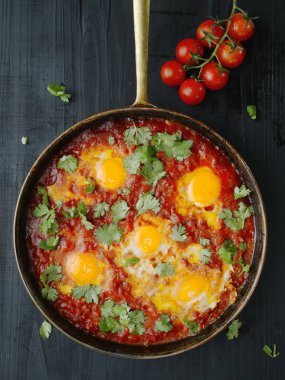 rustik Orta Doğu shakshuka Kahvaltı