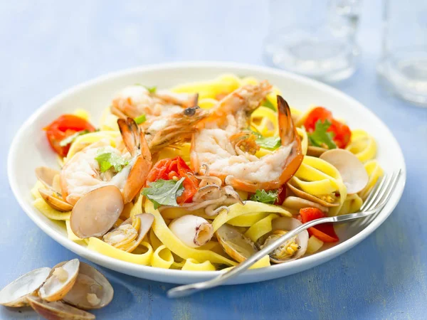 Rustikale italienische Meeresfrüchte Pasta — Stockfoto