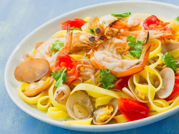 Rustikale italienische Meeresfrüchte Pasta — Stockfoto