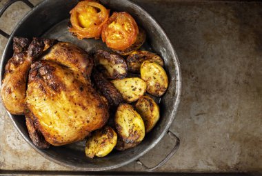 Kırsal altın kavrulmuş tavuk.