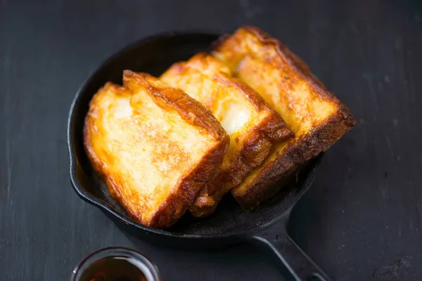 Närbild Rustika Franska Rostat Bröd Frukost Komfort Mat — Stockfoto