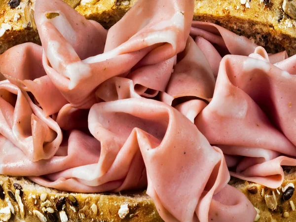 Nahaufnahme Von Rustikalem Italienischem Mortadella Sandwich — Stockfoto