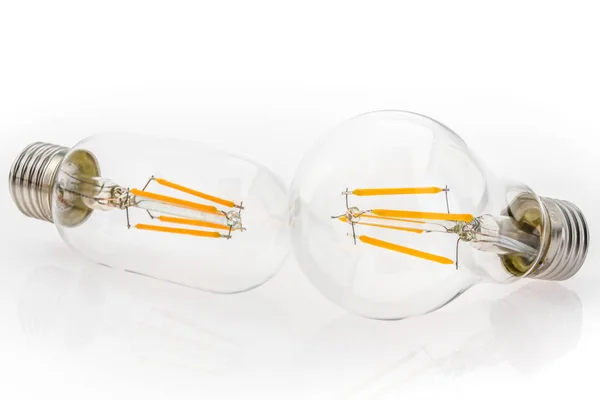 Une performance différents types d'ampoules LED et différentes ampoules sh — Photo