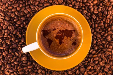 güzel bir krematoryum ile taze espresso üzerinde Dünya Haritası