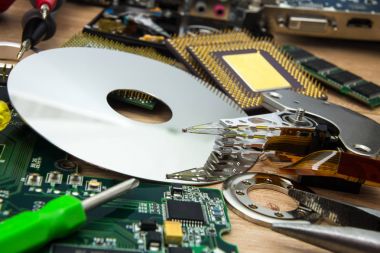 tabak, aktüatör kol ve Hdd tahta araçlarıyla