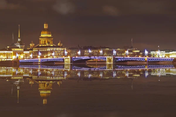 São Petersburgo, vista noturna — Fotografia de Stock