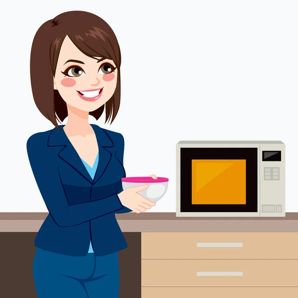 Femme d'affaires utilisant la cuisine de bureau Micro-ondes — Image vectorielle