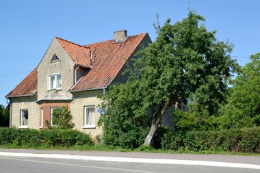 Eski ev yaz günü Alman inşaat. Yerleşim Amber, Kaliningrad bölgesi