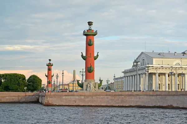 Yaz akşamları Vasilyevsky Adası 'nın manzarası. St. Petersburg — Stok fotoğraf
