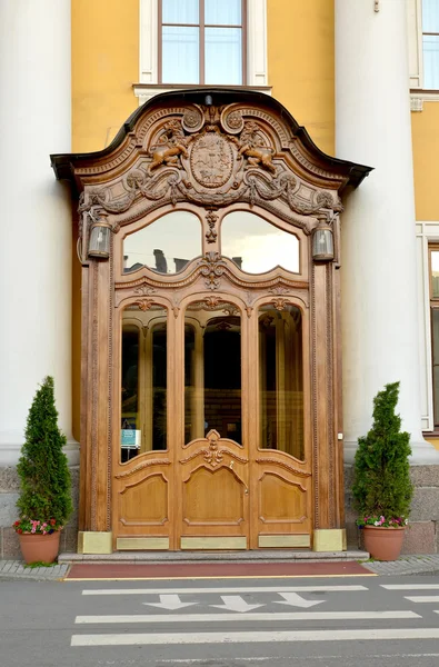 Главный вход в Юсуповский дворец на Мойке, 94. Санкт-Петербург — стоковое фото