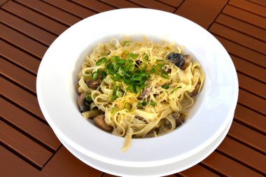 Kremalı sos - tagliatelle mantarlı İtalyan Yapıştır