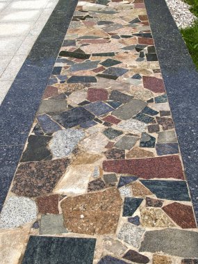 Yontmataş granit tarafından ortaya konulan yolu