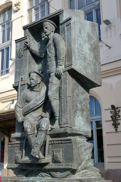 ST. PETERSBURG, RÚSSIA - JULHO 11, 2016: fragmento do monumento "A Guarda Russa da Grande Guerra " — Fotografia de Stock