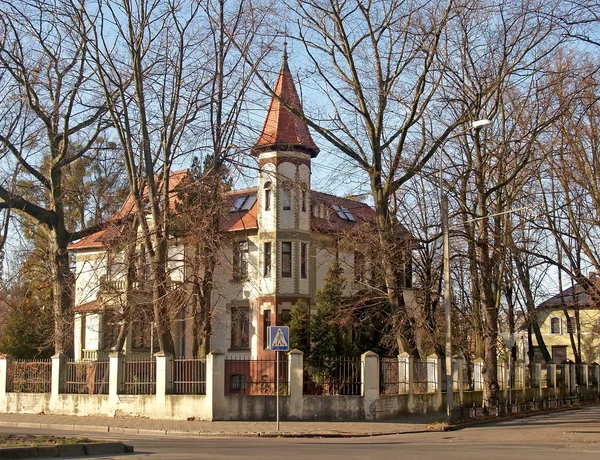 Kaliningrad, Rusko. Staré sídlo v ulici Kutuzov — Stock fotografie