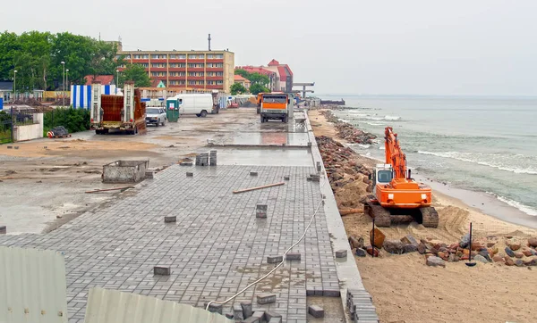 Las reparaciones capitales de un paseo marítimo en la ciudad de Zelenogradsk, la región de Kaliningrado —  Fotos de Stock
