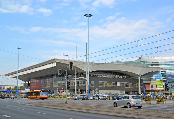 Warschau, Polen - 23. August 2014: Blick auf den Bahnhof Warschau-Central — Stockfoto