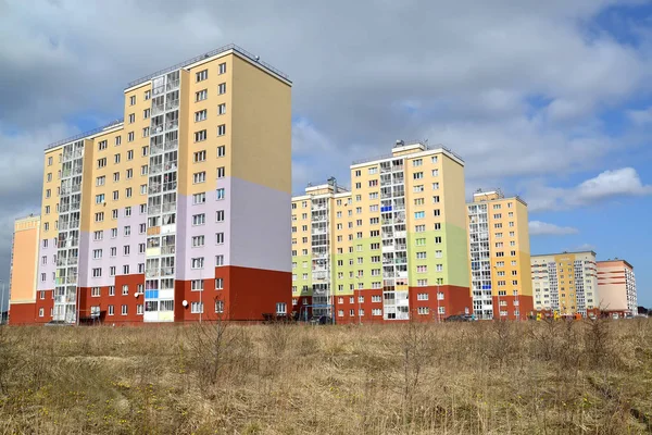 Den nya bostadsområdet sydost på Levitan Street. Kaliningrad — Stockfoto