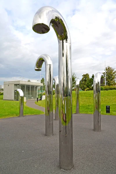 Warsaw, Polen - 27 augustus 2014: Akoestische installatie van Sheptuna in het park van Openers. Centrum van wetenschap van Copernicus — Stockfoto