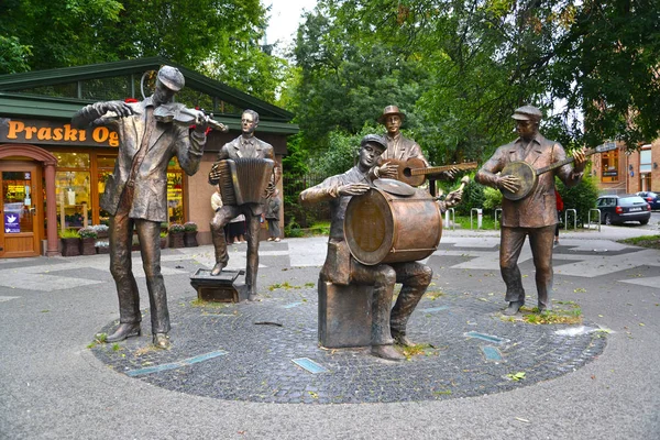 WARSAW, POLAND - AUGUST 27, 2014: Monument to the Prague street orchestra — Stock Photo, Image