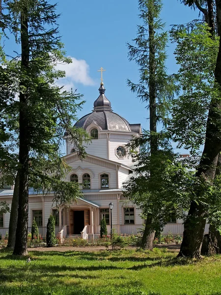 Le temple sur le territoire du monastère de Valaam — Photo