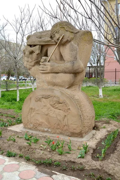 ELISTA, RUSSIA - 19 APRILE 2017: Scultura di strada "Melody". Kalmykia — Foto Stock