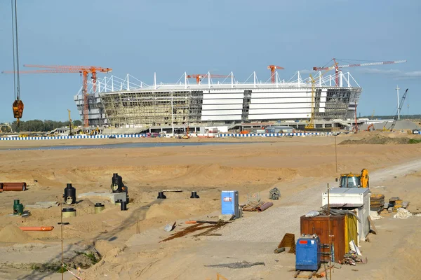 Die Baustelle des Stadions für die Austragung der Spiele der Fußballweltmeisterschaft 2018 in Kaliningrad, am 10. Juni 2017 — Stockfoto