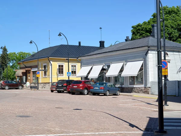 Hamina, Finnland - 12. Juli 2014: Souvenirläden am Rathausplatz — Stockfoto