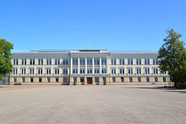 Schulhaus der Reserveoffiziere. hamina, Finnland — Stockfoto