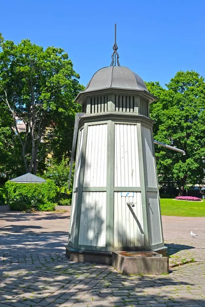 Stary słupa wody w Sibelius's park. Kotka, Finlandia — Zdjęcie stockowe