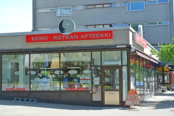 KOTKA, FINLAND - JULY 12, 2014: A drugstore "Keski - Kotkan". Fi — Stok fotoğraf