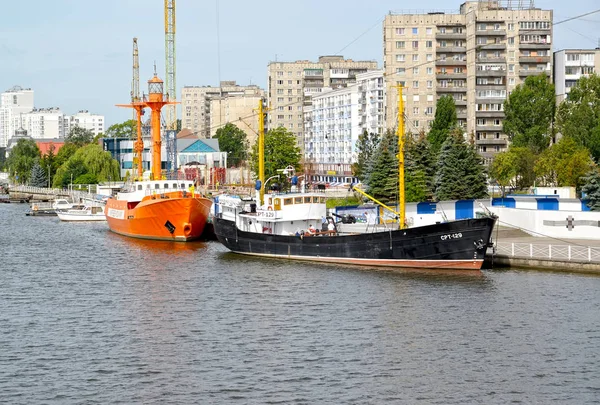 Καλίνινγκραντ, Ρωσία - 04 Αυγούστου 2017: Στα πλοία εκθέματα την πρόσδεση του Μουσείου του παγκόσμιου ωκεανού — Φωτογραφία Αρχείου