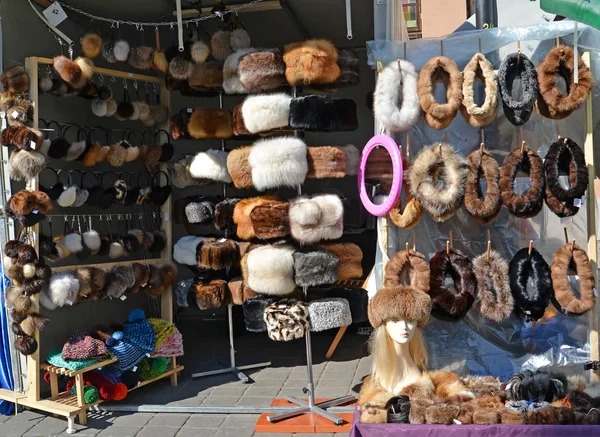 毛皮产品在波兰市场的销售 — 图库照片