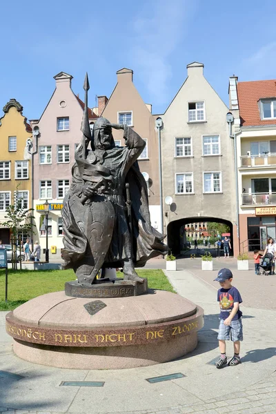 Gdansk, Polen - 10 augusti 2017: Ett monument till Svyatopolk Ii Pomeransky i sommardag — Stockfoto