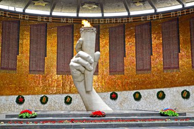 Volgograd, Rusya - 23 Nisan 2017: Hall askeri zafer sonsuz bir alev. Mamayev Kurgan