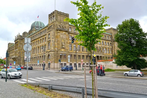 PRAGUE, CZECH REPUBLIC - MAY 28, 2014: View of the building of the Ministry of Industry and Trade — Stock Photo, Image