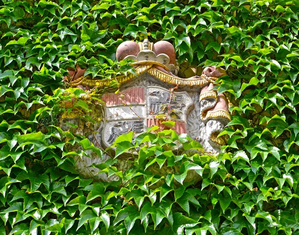 Das Wappen der Besitzer des Melnizki Schlosses in der Stadt Melnik. Tschechische Republik — Stockfoto