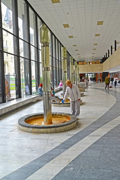 KARLOVY VARY, CZECH REPUBLIC - May 27, 2014: View of gallery of mineral sources "Geyzernaya colonnade " — стоковое фото