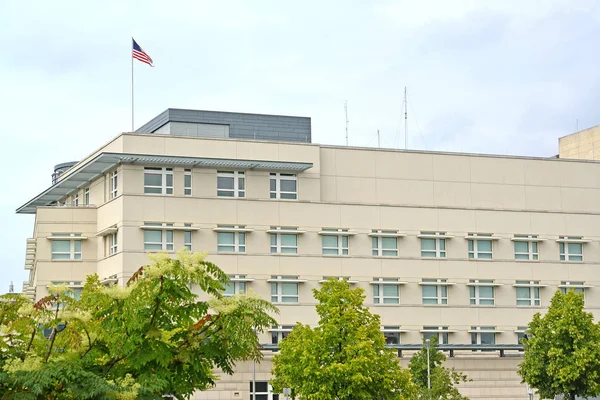 Budynek ambasady Stanów Zjednoczonych w Berlinie. Niemcy — Zdjęcie stockowe