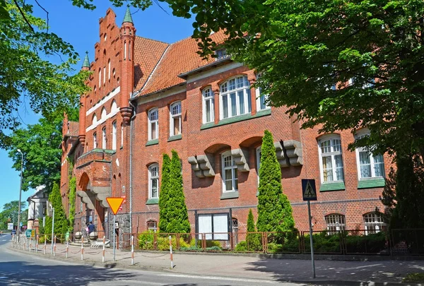 O edifício da autoridade municipal em Braniewo, Polonia — Fotografia de Stock