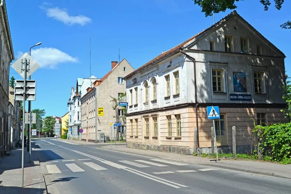 Braniewo, Polen - 07 juni 2016: Visa på Kosciusko Street — Stockfoto