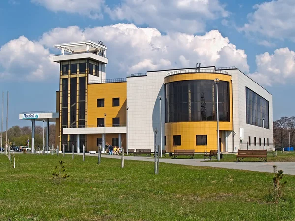 Baltiysk, Rusya - 24 Nisan 2011: Spor sörf kompleksi