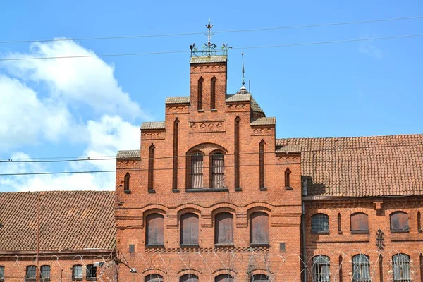 Fronton de l'écluse Teutonique Tapiau dans la journée ensoleillée. Gvardeysk, région de Kaliningrad — Photo