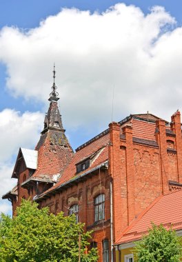 Eski Alman Psikiyatri Kliniği (1902) binasında spike. Gvardeysk, Kaliningrad bölgesi